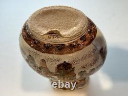 ANTIQUE SATSUMA EARTHENWARE POTTERY VASE MEIJI PERIOD Signed