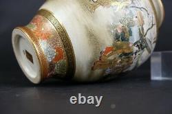 Amazing Top quality Antique Japanese Satsuma Vase with many figures Meiji period