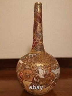 Antique Japanese Satsuma Hand Painted Bottle Neck Vase (10)