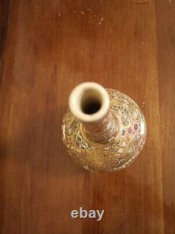 Antique Japanese Satsuma Hand Painted Bottle Neck Vase (10)