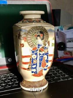 Antique Japanese Satsuma Vase Unique Design Signed SEIZAN Taisho Cir. 1920
