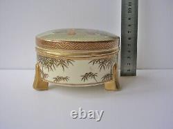 Antique Japanese Skilful Made Satsuma Three-footed Box with Lid Meiji Period