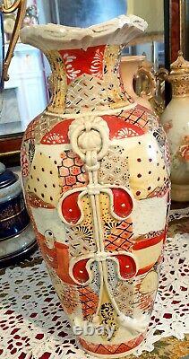 Antique Oriental Japanese Satsuma Vase c1900 decorated typical iron-red. Signed