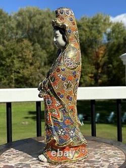 Beautiful Quality Antique Japanese Porcelain Satsuma Kwan Yin