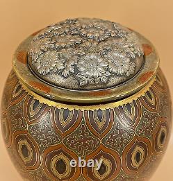 Important Japanese Meiji Satsuma Vase Jar With Silver Lid By Taizan Yohei IX