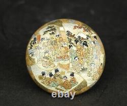 Japanese Satsuma circular box, many figures Meiji 19th century Marked