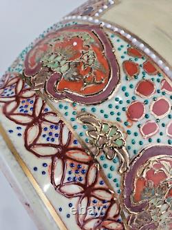 Japanese traditional crafts Satsuma ware vase samurai pattern Asian art