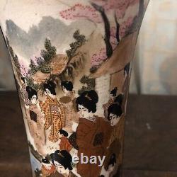 Stunning Satsuma vase by Yasui